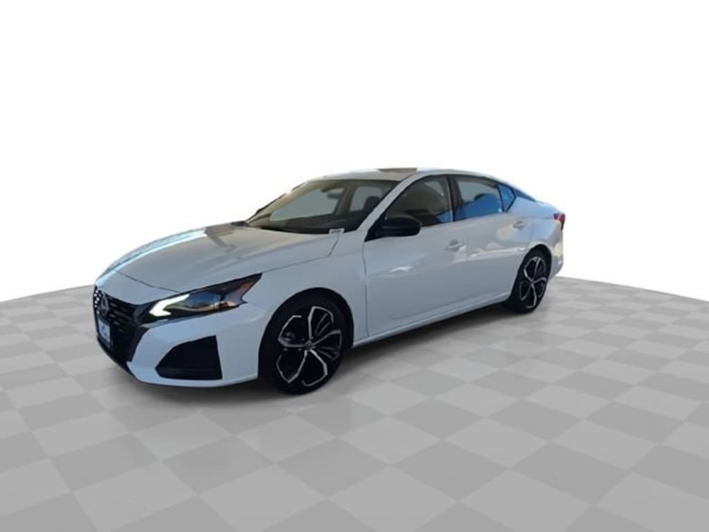 Used 2023 Nissan Altima 2.5 SR