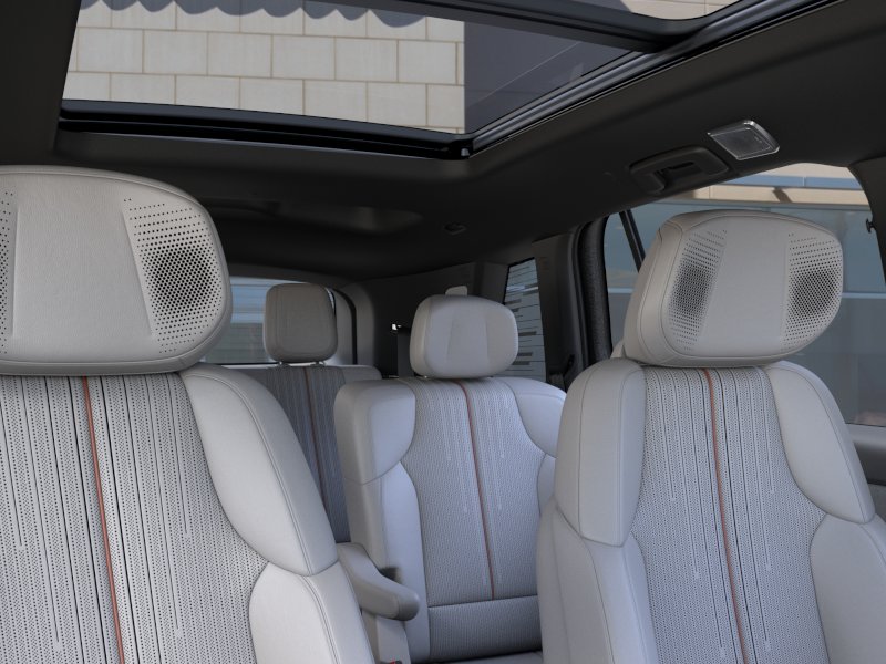 2026 Cadillac VISTIQ Luxury - Photo 24