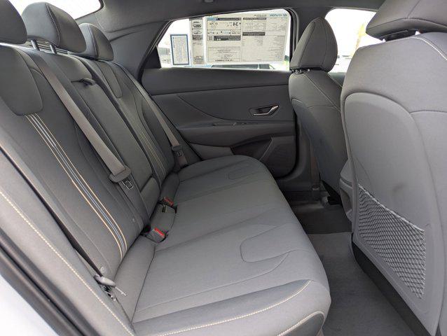 2025 Hyundai Elantra SEL - Photo 25