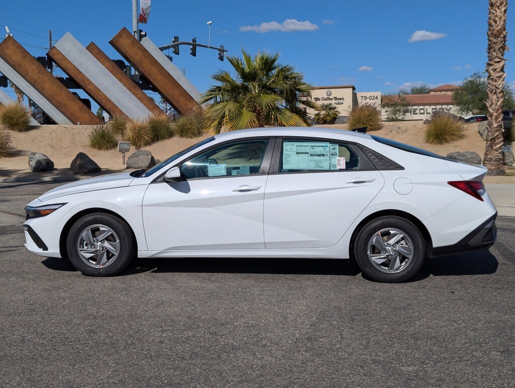 Used 2025 Hyundai Elantra SE SE IVT