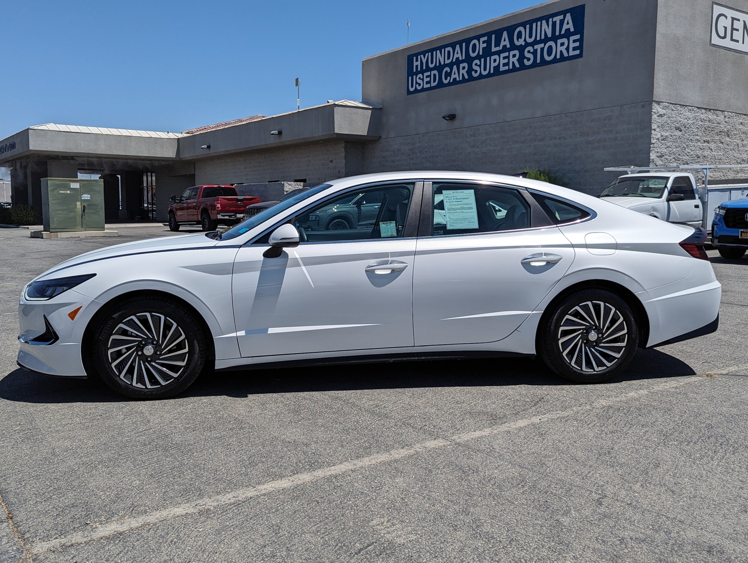 Used 2021 Hyundai Sonata Hybrid SEL with VIN KMHL34JJ2MA032902 for sale in La Quinta, CA