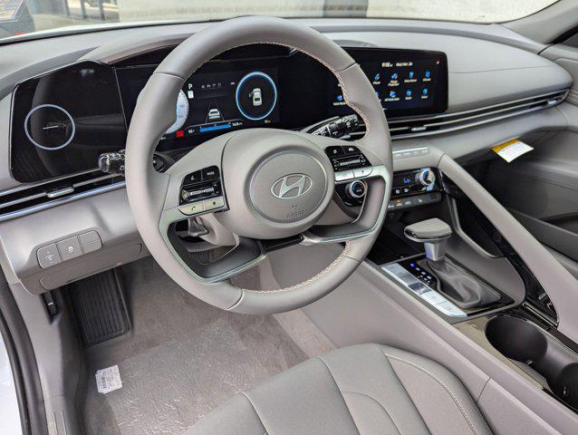 2025 Hyundai Elantra SEL - Photo 12