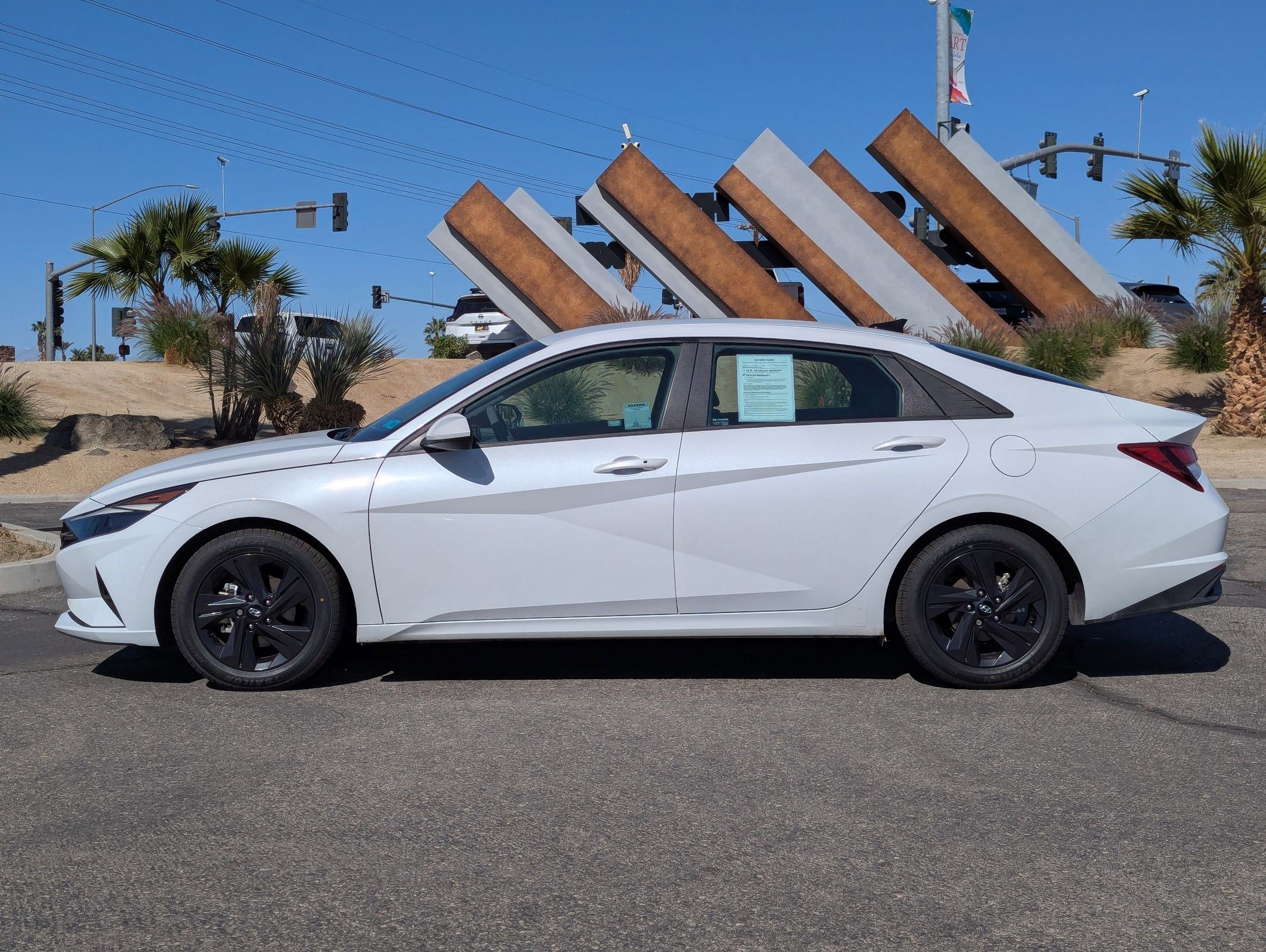 Used 2022 Hyundai Elantra SEL with VIN 5NPLS4AG0NH079366 for sale in La Quinta, CA