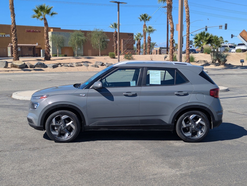 Used 2023 Hyundai Venue SEL SEL IVT