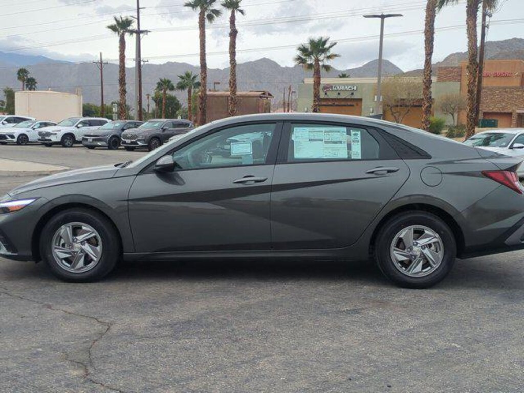 New 2026 Hyundai Elantra SE SE IVT