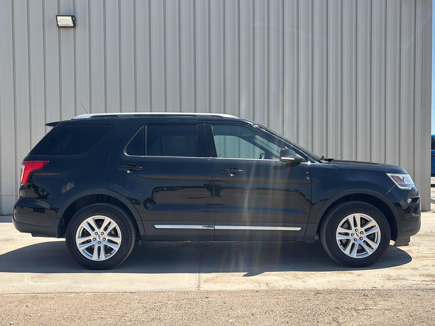 Used 2018 Ford Explorer XLT with VIN 1FM5K8D88JGC38097 for sale in Wheatland, WY