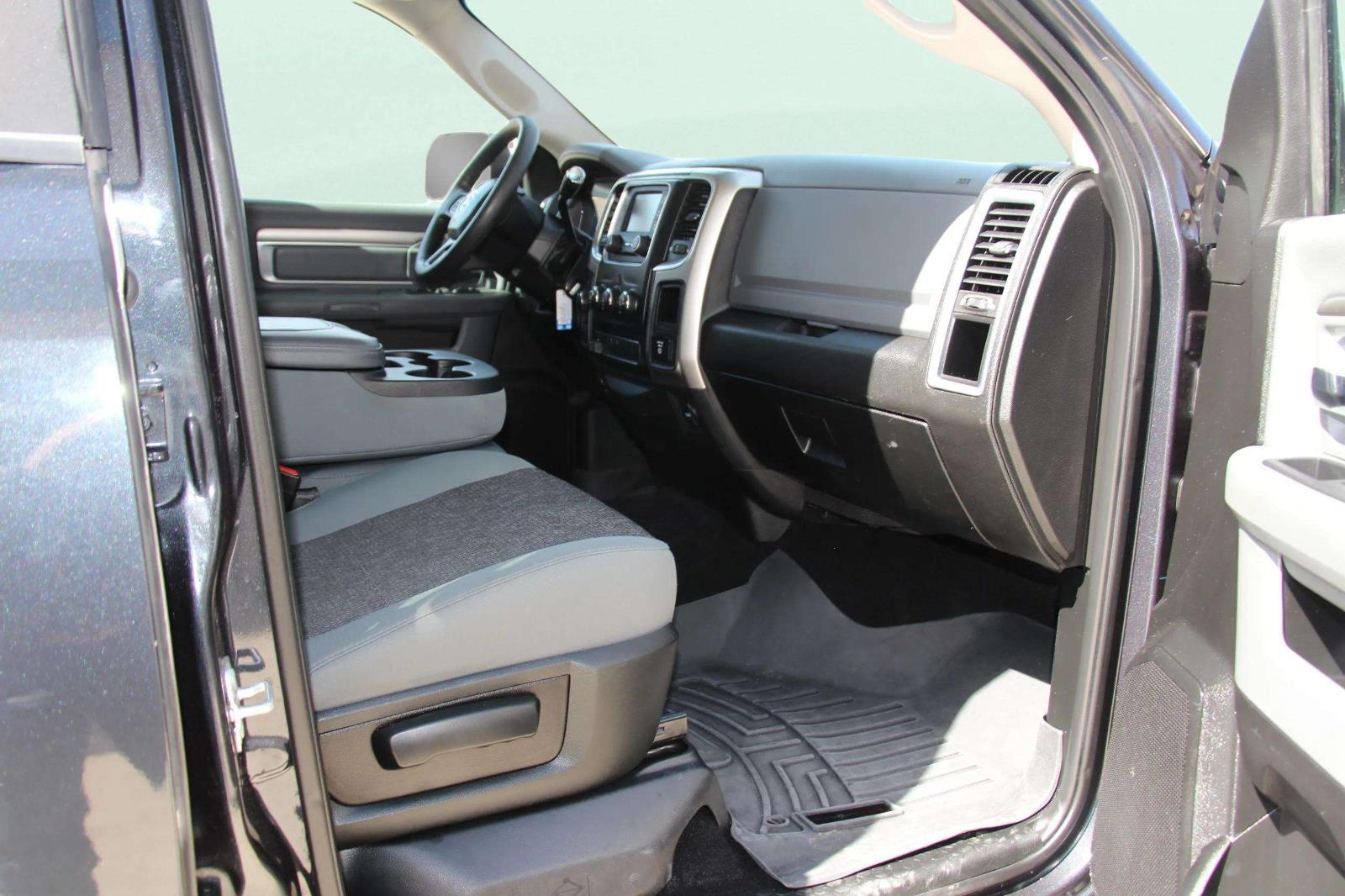2018 RAM Ram 3500 Pickup SLT - Photo 31