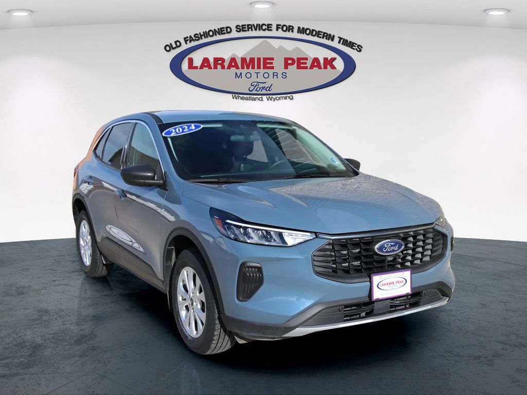 2024 Ford Escape Active's photo