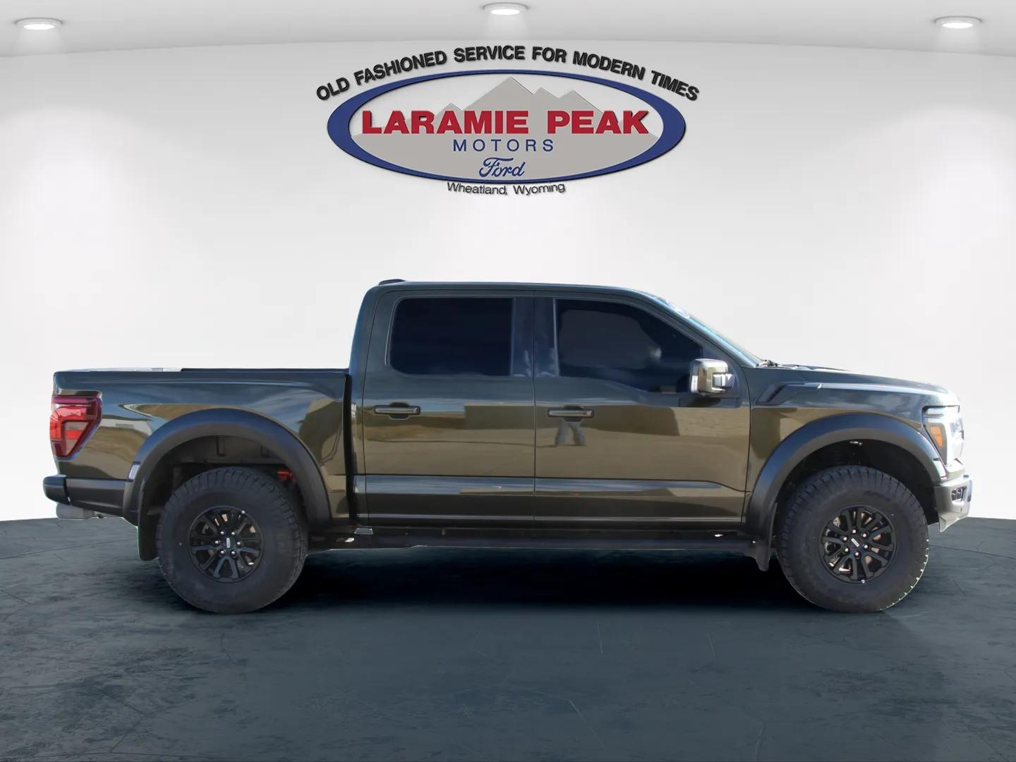 2024 Ford F-150 Raptor photo 2