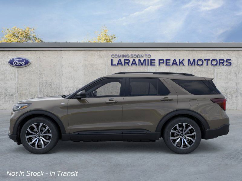 2026 Ford Explorer ST-Line photo 2