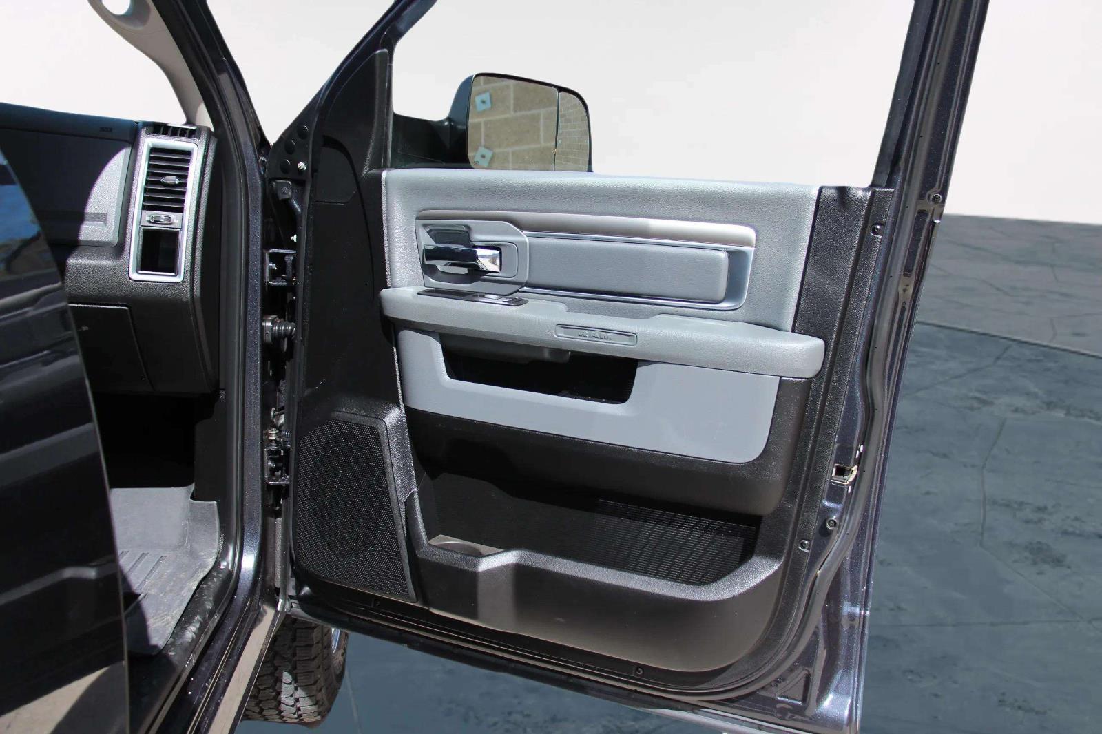 2018 RAM Ram 3500 Pickup SLT - Photo 30