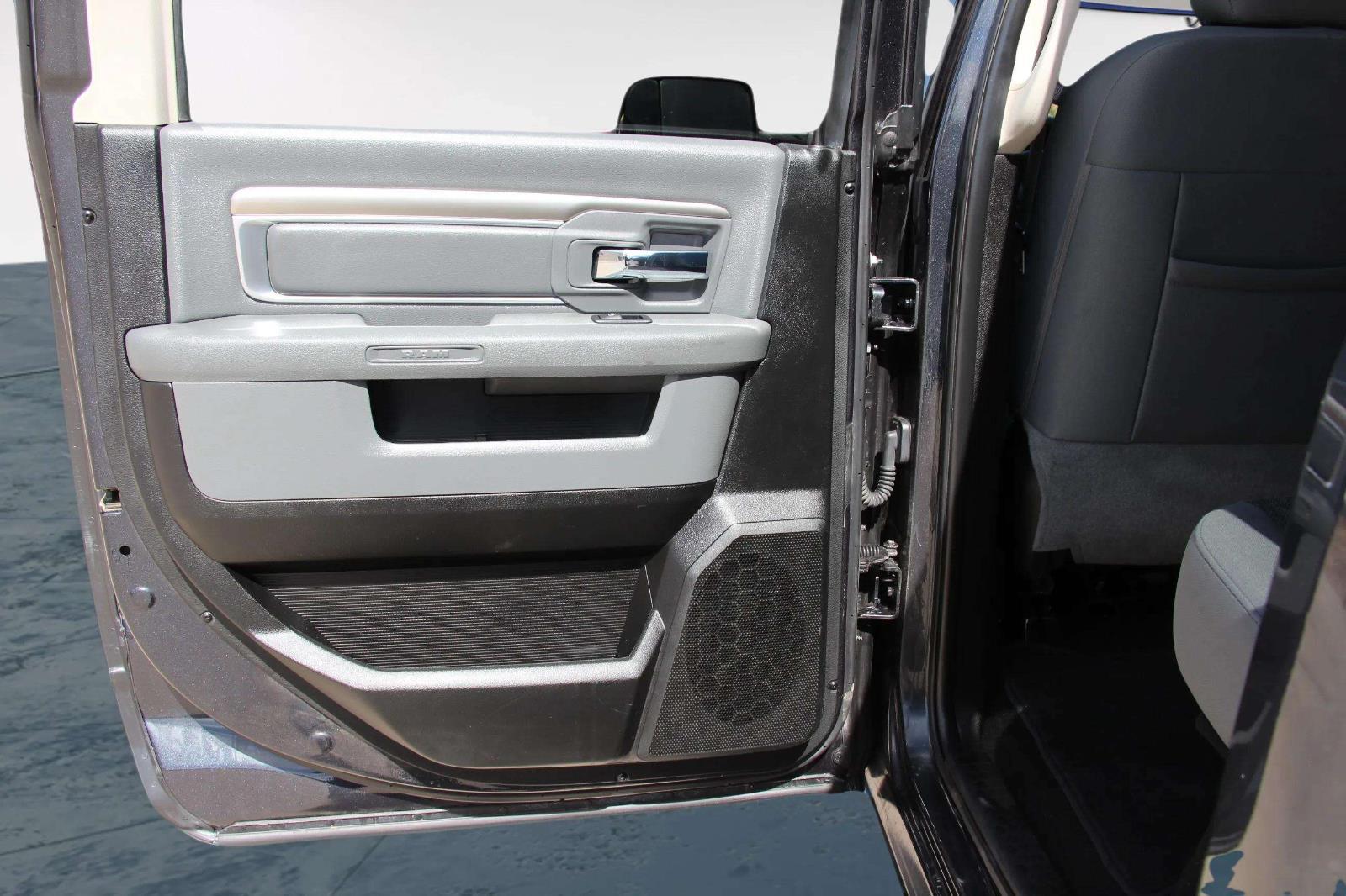 2018 RAM Ram 3500 Pickup SLT - Photo 24