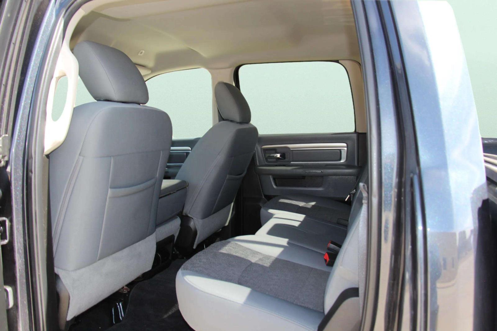 2018 RAM Ram 3500 Pickup SLT - Photo 25