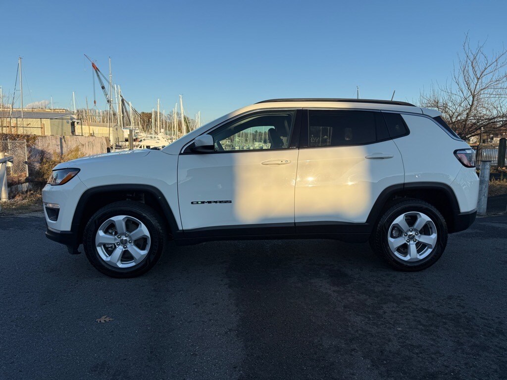 2021 Jeep Compass Latitude photo 2