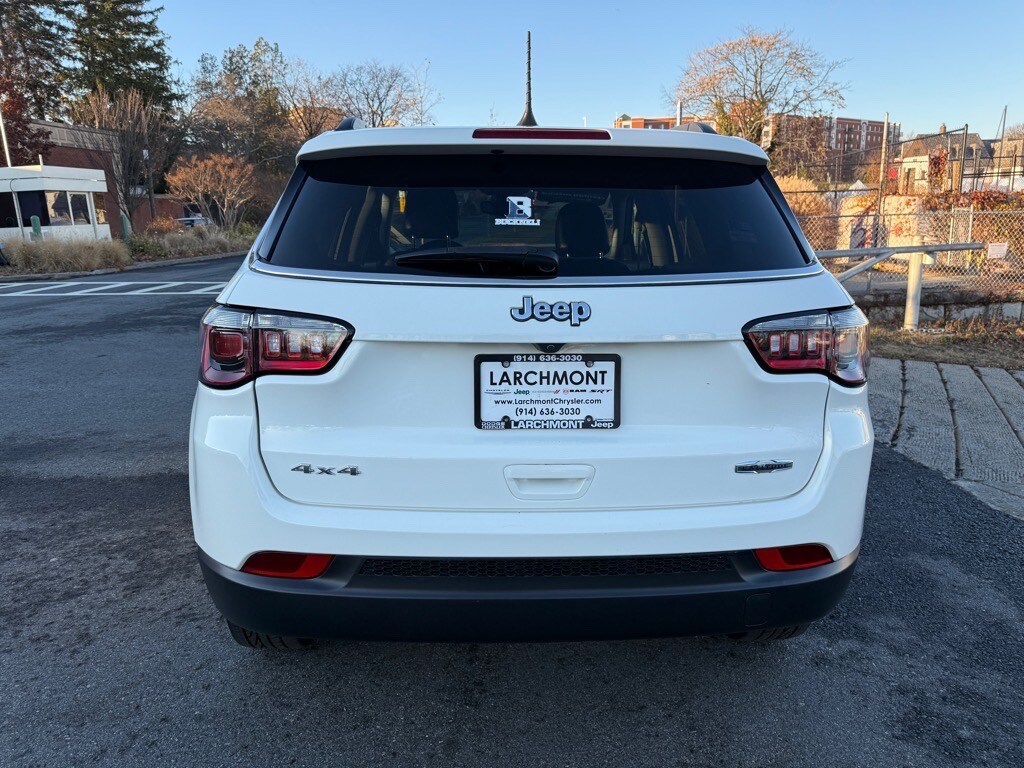 2021 Jeep Compass Latitude photo 3