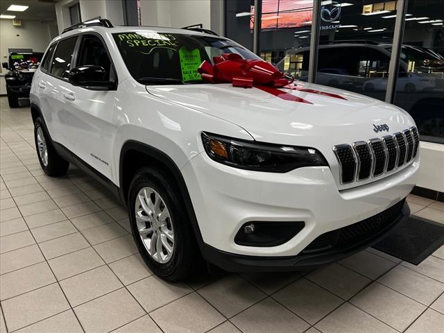 2022 Jeep Cherokee Latitude Lux photo 2