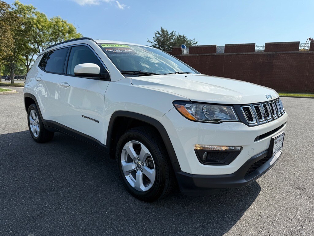 2021 Jeep Compass Latitude photo 2