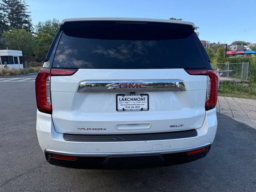 2024 Gmc Yukon SLT photo 3