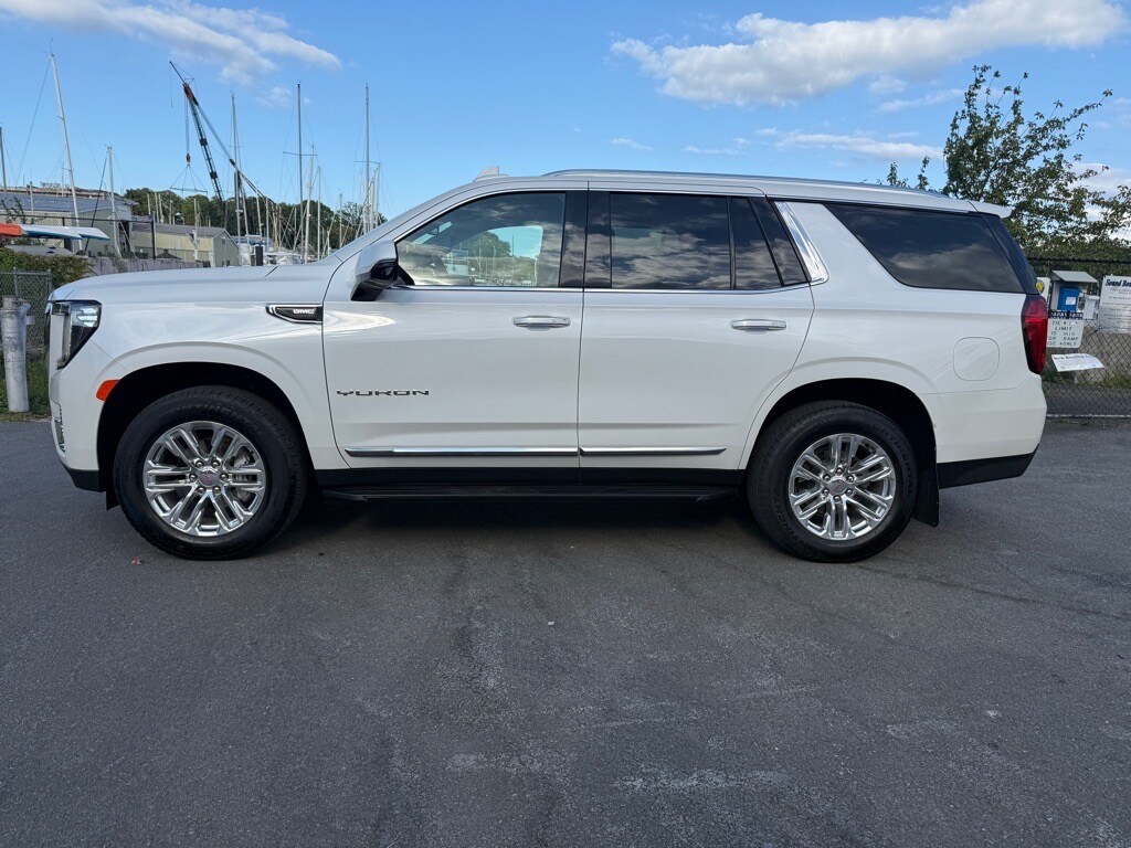 2024 Gmc Yukon SLT photo 2