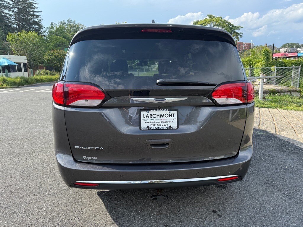 2019 Chrysler Pacifica Touring Plus photo 3