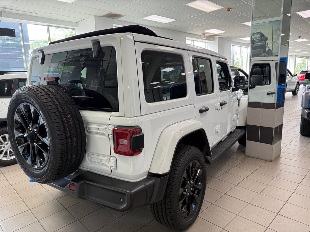 2022 Jeep Wrangler Unlimited Sahara 4XE - Photo 6