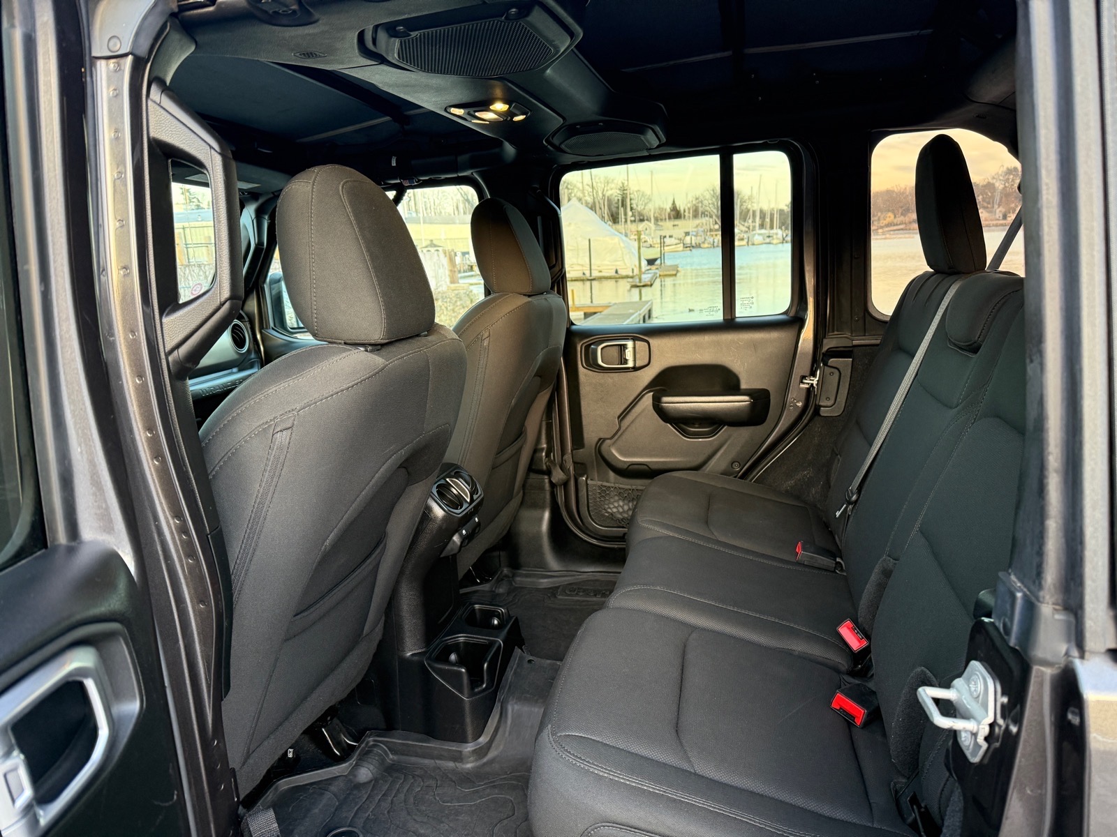 2019 Jeep Wrangler Unlimited Sport S - Photo 10
