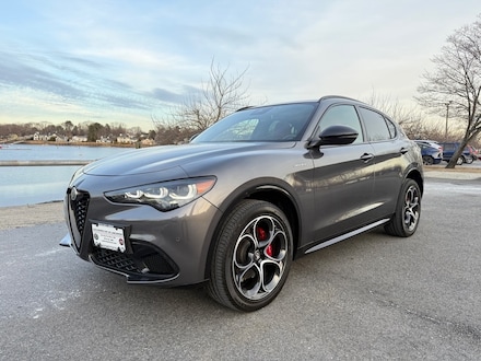 2024 Alfa Romeo Stelvio Veloce AWD Veloce  Crossover