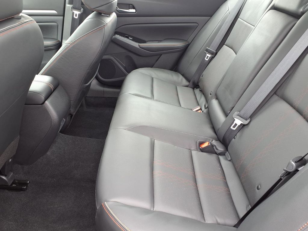 2025 Nissan Altima SR - Photo 10