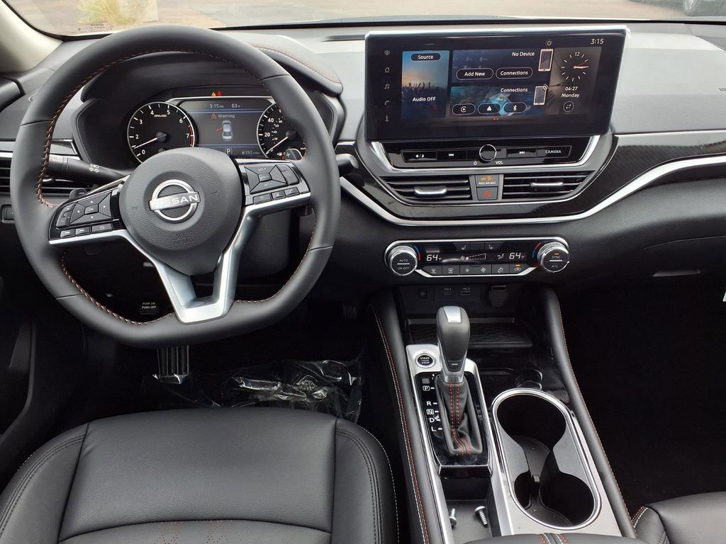 2025 Nissan Altima SR - Photo 11