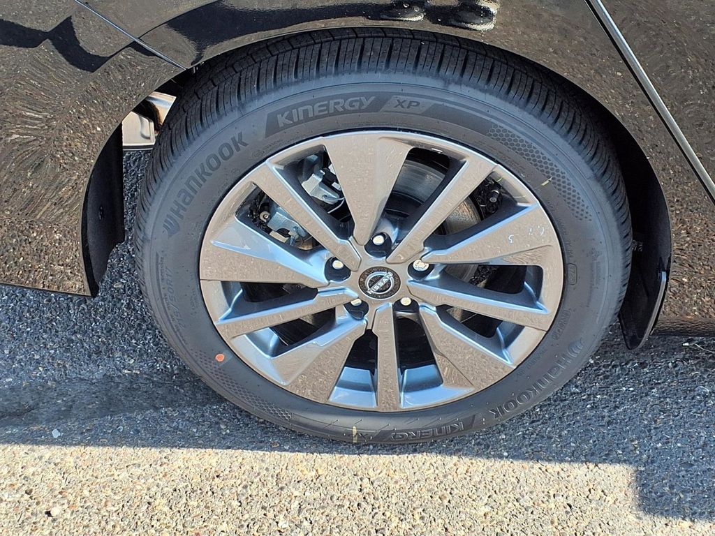 2026 Nissan Sentra SL - Photo 9