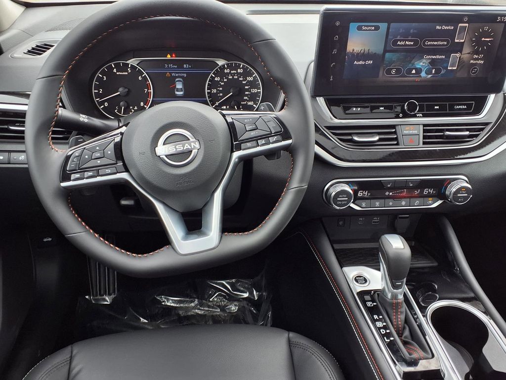 2025 Nissan Altima SR - Photo 12