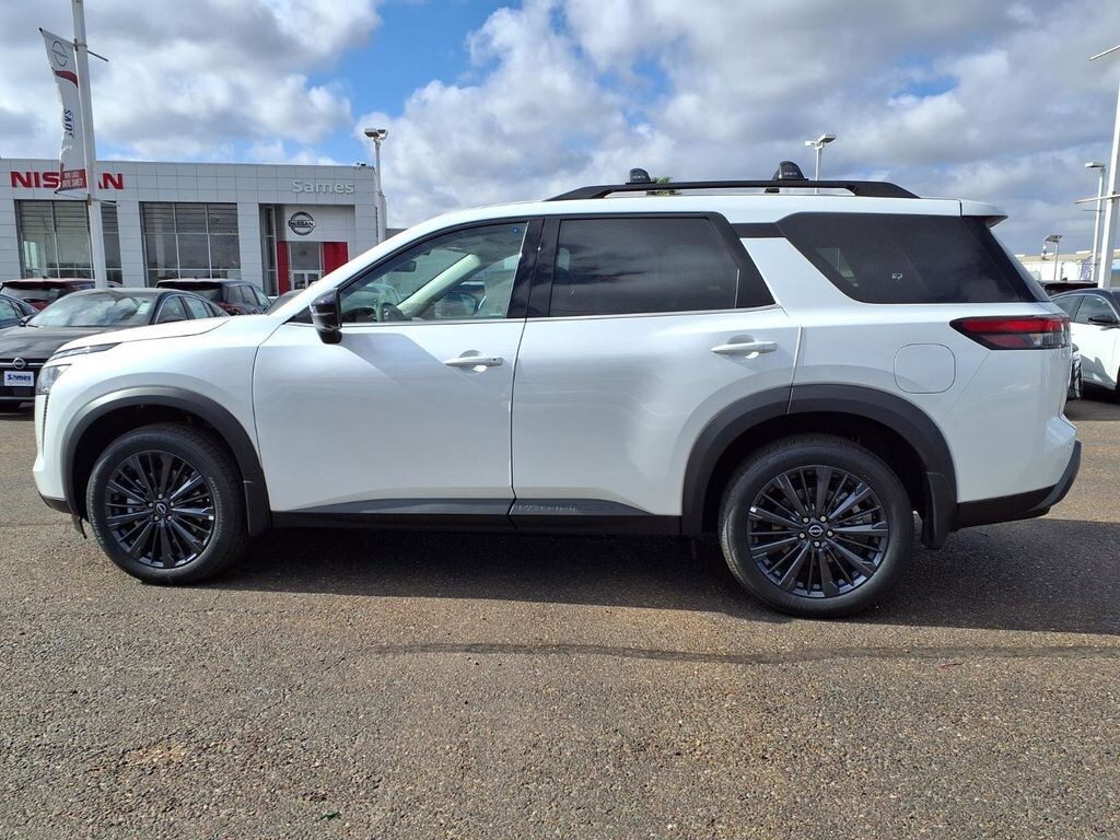 New 2026 Nissan Pathfinder SL SUV