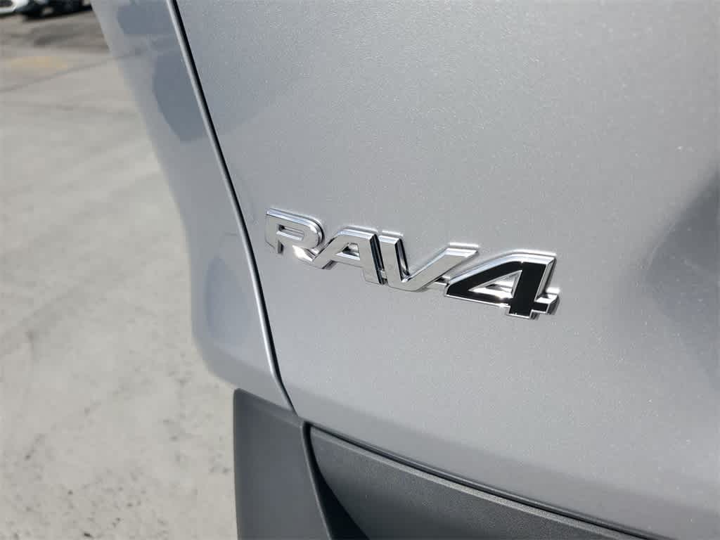 2024 Toyota RAV4 XLE 10