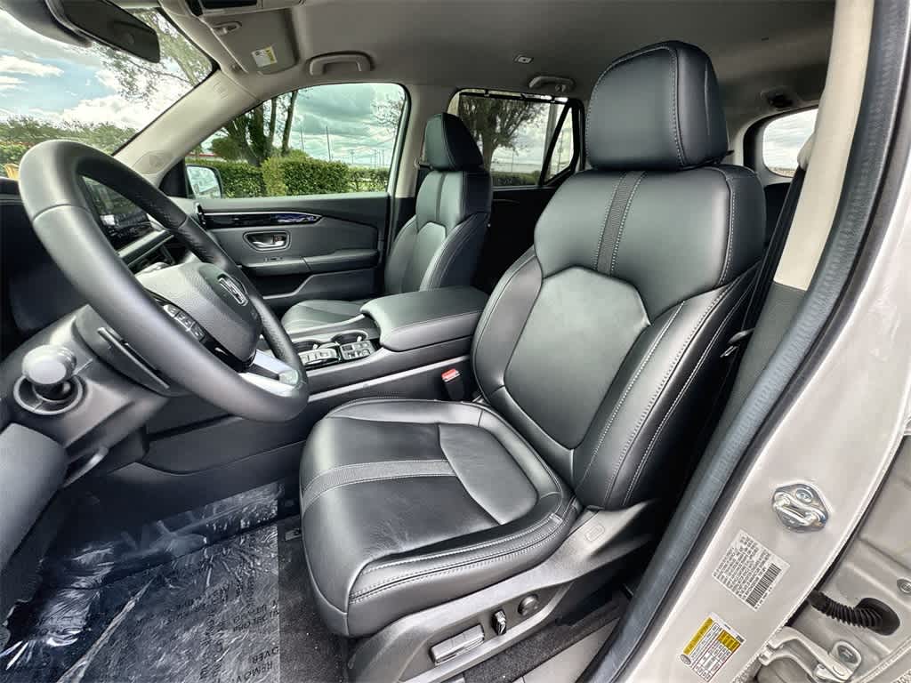 Thumbnail: 2025 Honda Pilot - 13