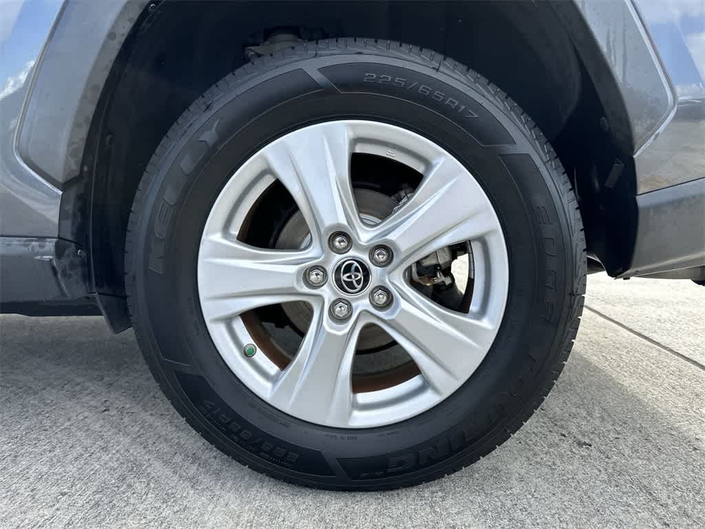 Thumbnail: 2019 Toyota RAV4 - 11