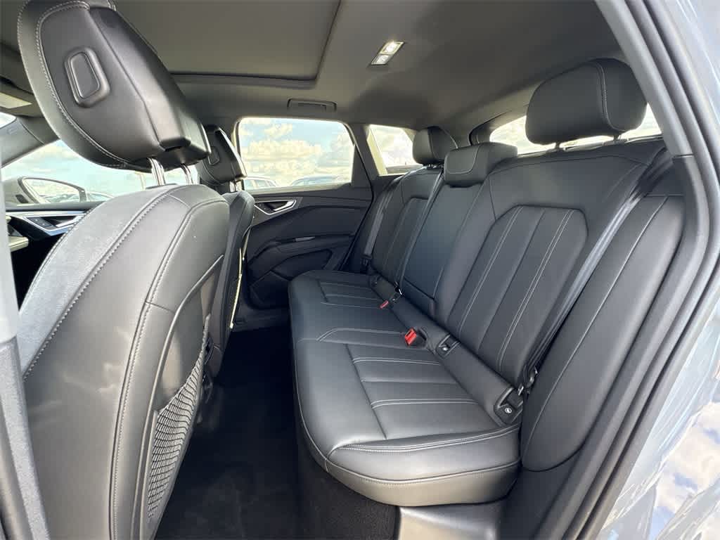 Thumbnail: 2025 Audi Q4 e-tron - 21