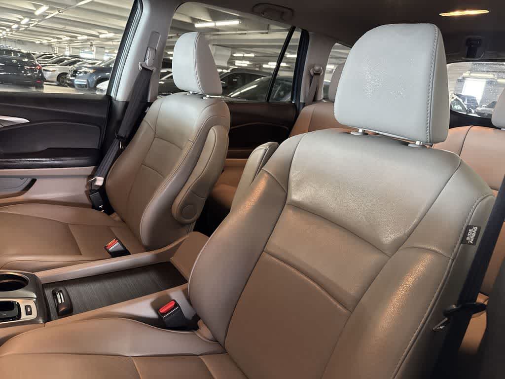 Thumbnail: 2019 Honda Pilot - 13