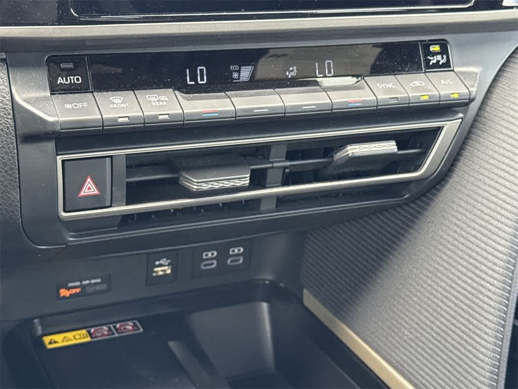 Thumbnail: 2025 Toyota Camry - 19