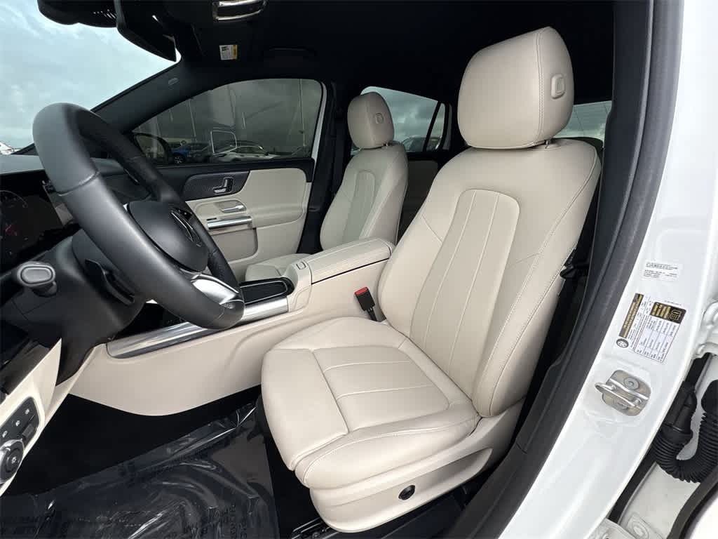 Thumbnail: 2025 Mercedes-Benz GLA - 13