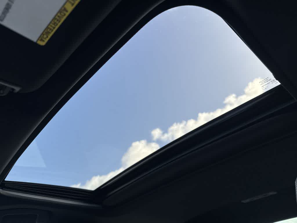 Thumbnail: 2025 Toyota Camry - 16
