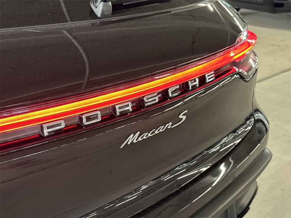Thumbnail: 2024 Porsche Macan - 11