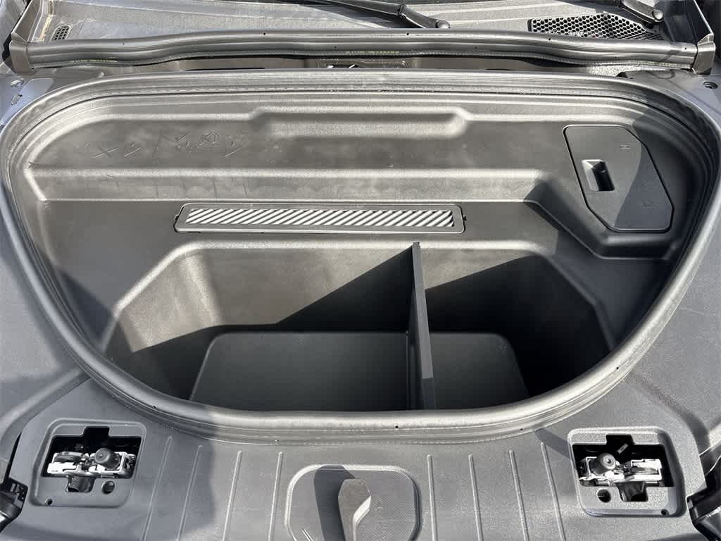 Thumbnail: 2025 Audi Q6 e-tron - 12