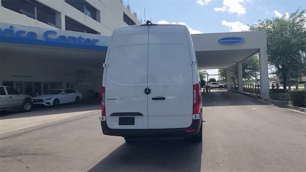 Thumbnail: 2025 Mercedes-Benz Sprinter - 7
