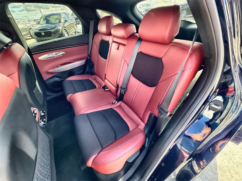 Thumbnail: 2024 Genesis GV70 - 21