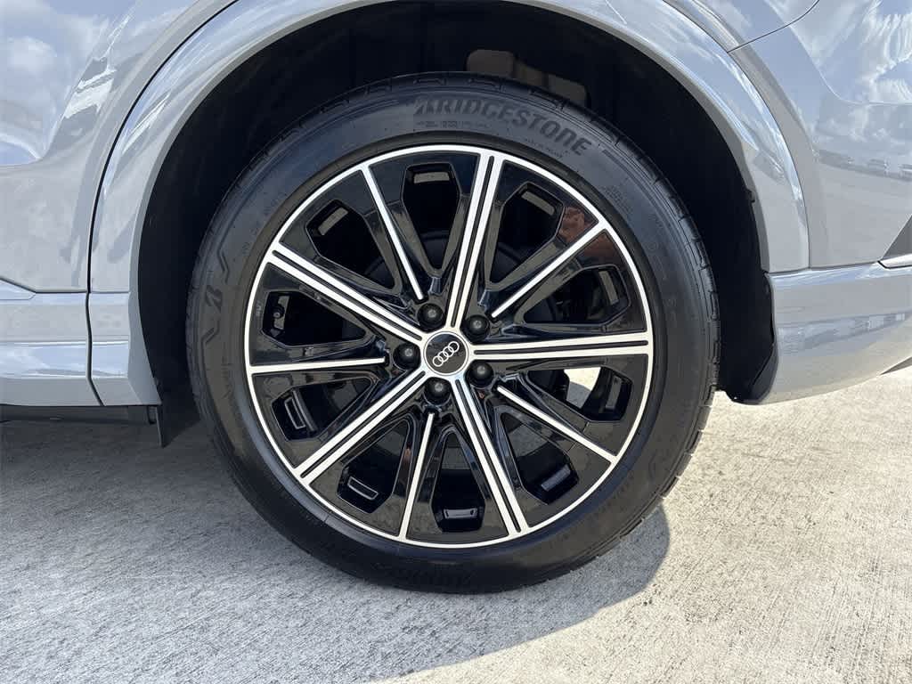 Thumbnail: 2025 Audi Q4 e-tron - 11