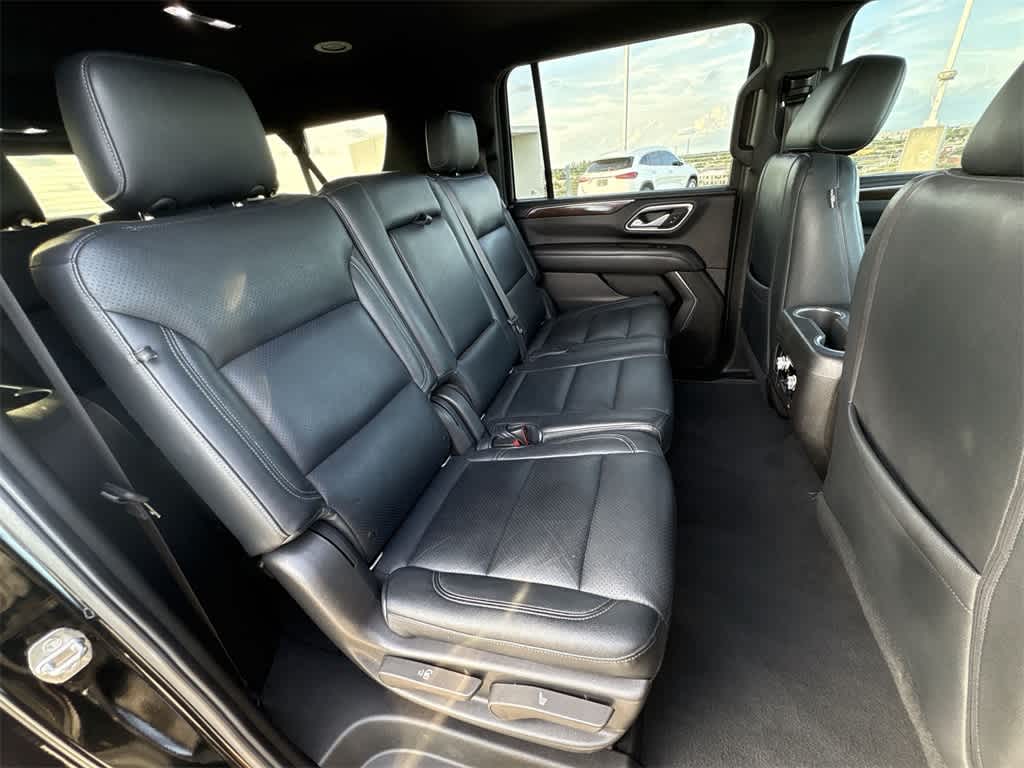 Thumbnail: 2022 GMC Yukon XL - 25