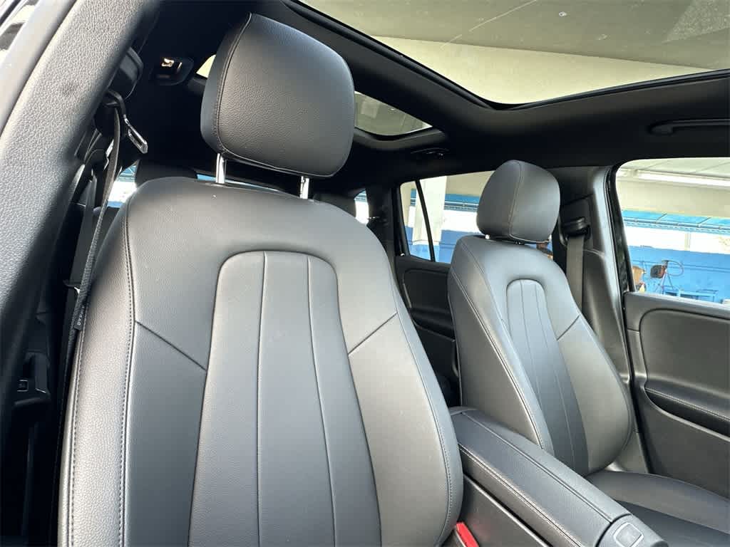 Thumbnail: 2024 Mercedes-Benz GLB - 26