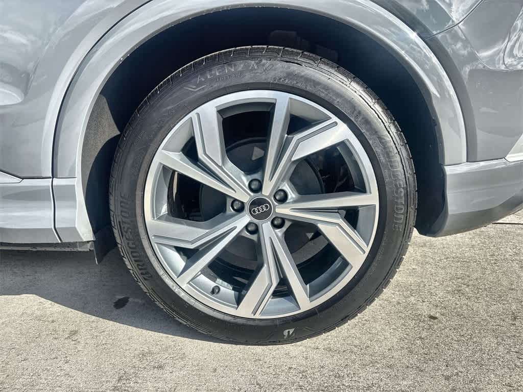 Thumbnail: 2025 Audi Q4 e-tron - 11