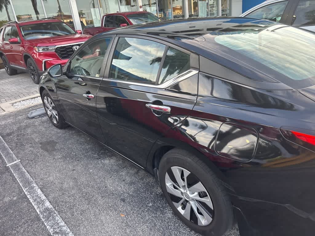 Thumbnail: 2023 Nissan Altima - 4
