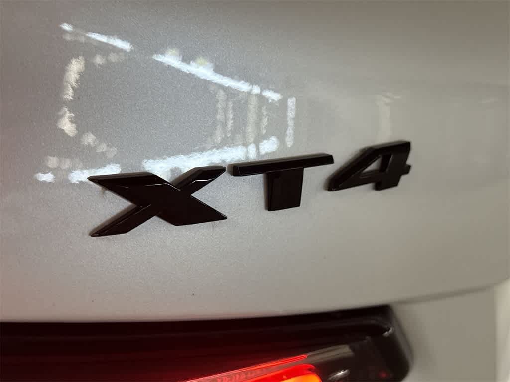 Thumbnail: 2023 Cadillac XT4 - 10